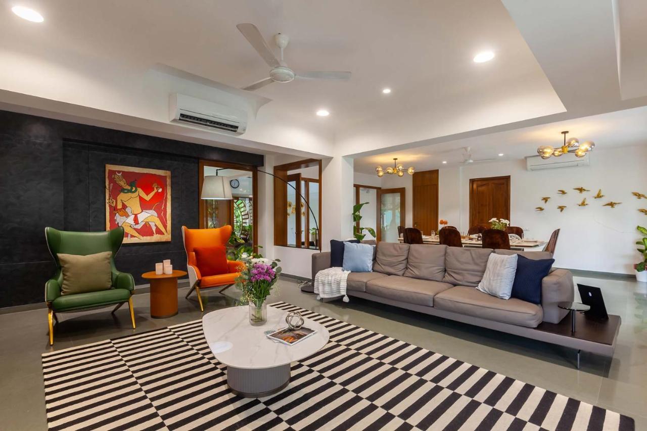 Villa Sereno By Stayvista - An Elegant And Entertaining Retreat Featuring A Swimming Pool, Outdoor Jacuzzi, Modern Interiors, And A Snooker Table 阿里巴格 外观 照片