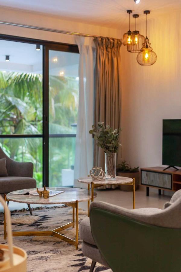 Villa Sereno By Stayvista - An Elegant And Entertaining Retreat Featuring A Swimming Pool, Outdoor Jacuzzi, Modern Interiors, And A Snooker Table 阿里巴格 外观 照片