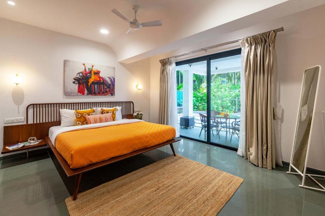 Villa Sereno By Stayvista - An Elegant And Entertaining Retreat Featuring A Swimming Pool, Outdoor Jacuzzi, Modern Interiors, And A Snooker Table 阿里巴格 外观 照片