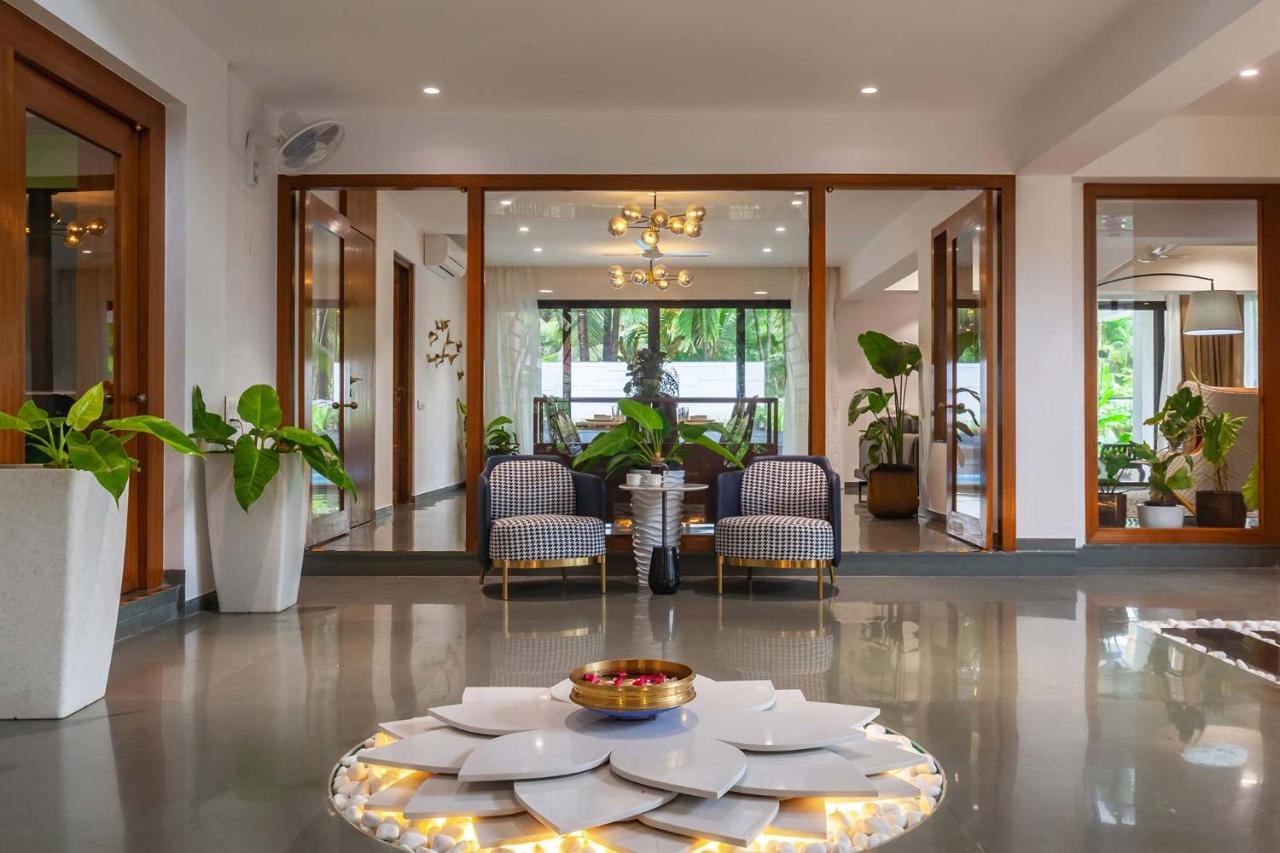 Villa Sereno By Stayvista - An Elegant And Entertaining Retreat Featuring A Swimming Pool, Outdoor Jacuzzi, Modern Interiors, And A Snooker Table 阿里巴格 外观 照片