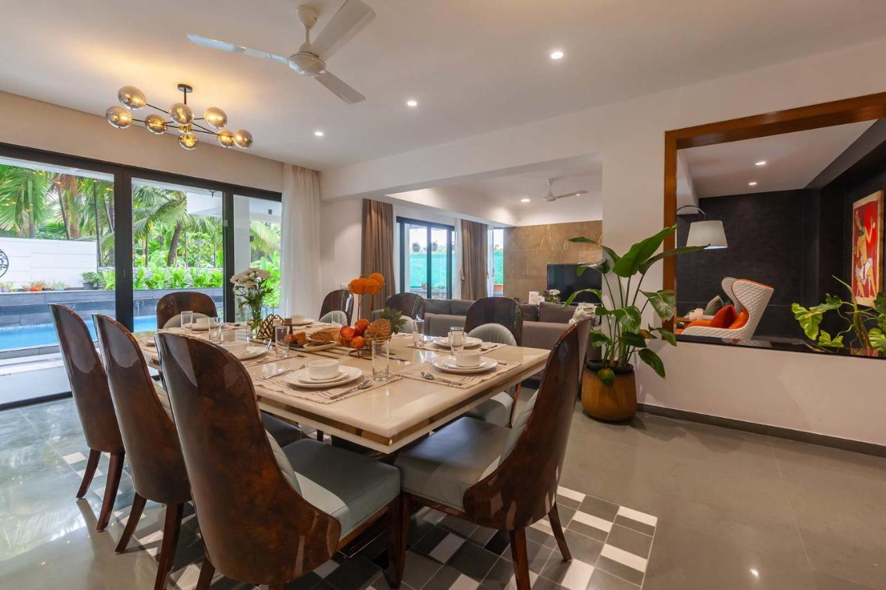 Villa Sereno By Stayvista - An Elegant And Entertaining Retreat Featuring A Swimming Pool, Outdoor Jacuzzi, Modern Interiors, And A Snooker Table 阿里巴格 外观 照片